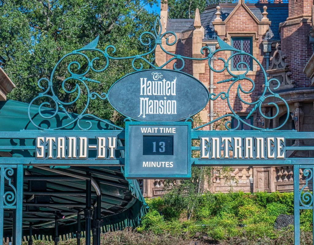 ORLANDO, UNITED STATES, 30th  SEPTERBER 2022: Sign above the main entrance to the Haunted Mansion ride